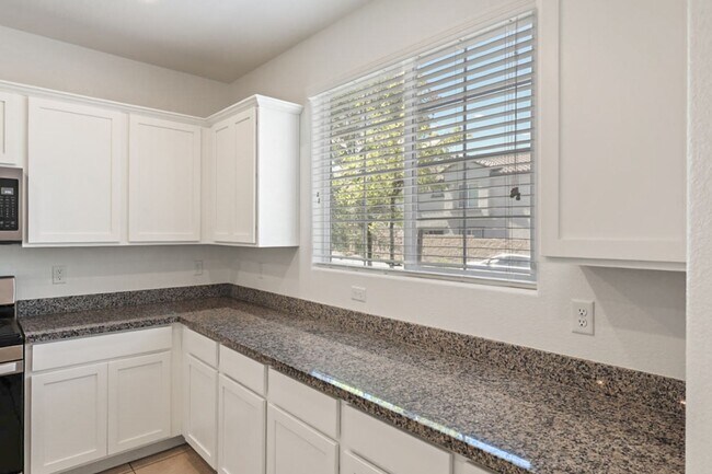 Building Photo - 10589 Sariah Skye Ave