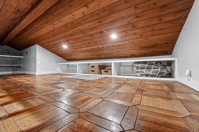 Building Photo - 4525 Avenue B