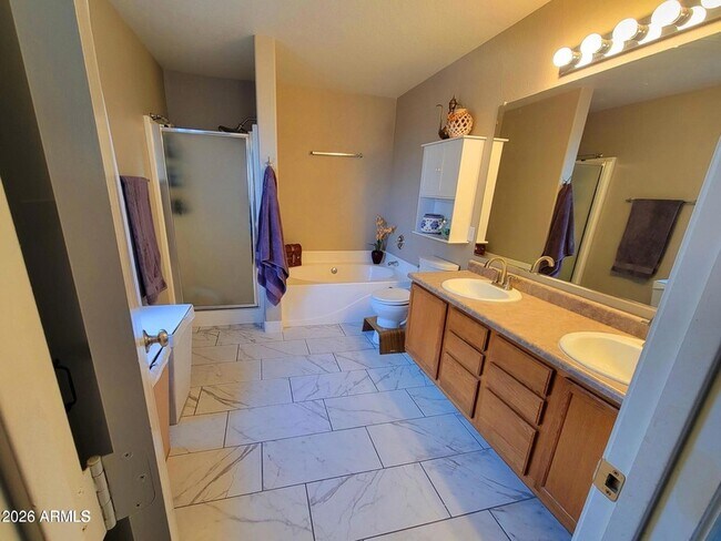 Building Photo - 10841 E Forge Cir