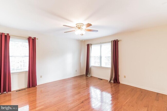 Building Photo - 48 Stonehurst Ct