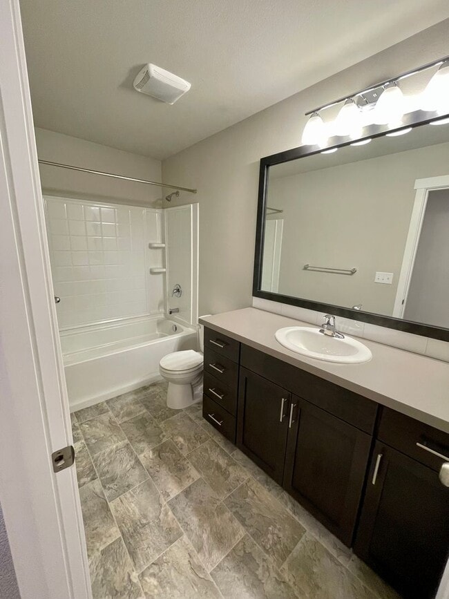 Building Photo - Welcome to your dream home in Cle Elum!