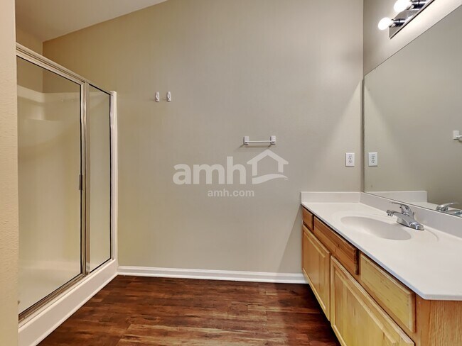 Building Photo - 6433 Grand Hickory Dr