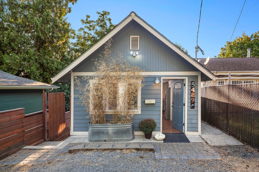 Building Photo - 5429 Renton Ave S