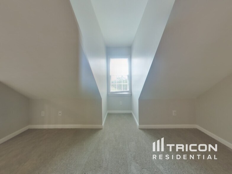 Building Photo - 15 Stiles Fairway NW