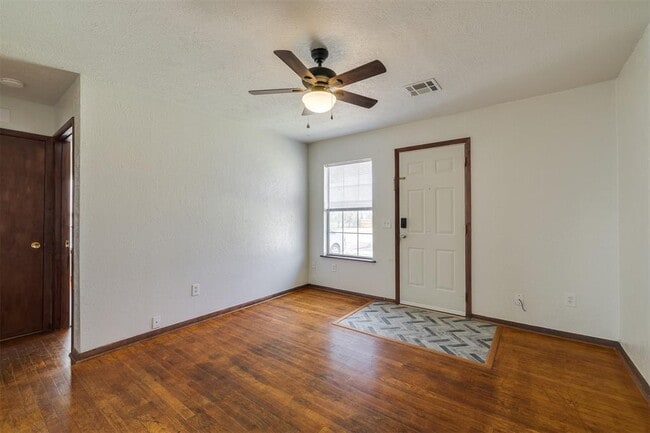 Building Photo - 1131 Stubbeman Ave