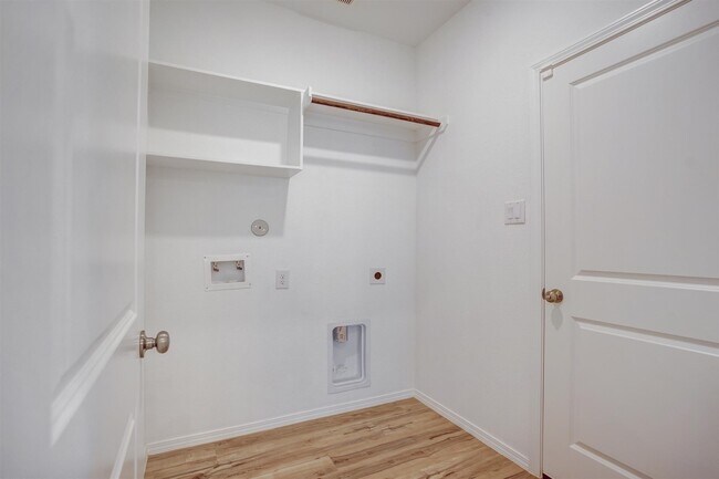 Building Photo - 3719 McCrary Falls Wy