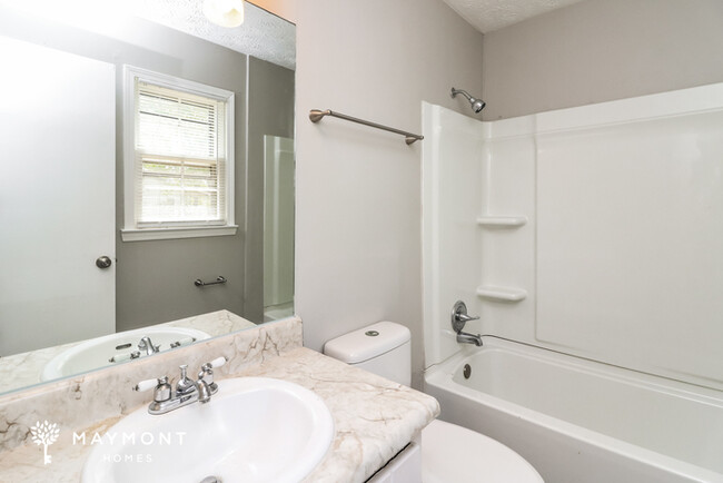 Building Photo - Bright & Inviting 3-Bedroom Home