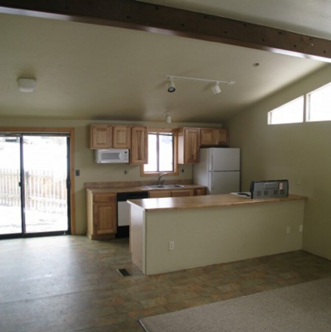 Building Photo - 3 Bedroom, 2 Bath Home in French Creek!  N...