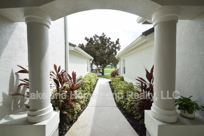 Building Photo - 534 Grasslands Village Cir