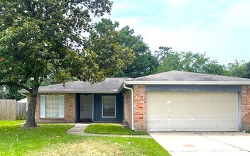 Building Photo - Family friendly, friendly, neighbors, open...