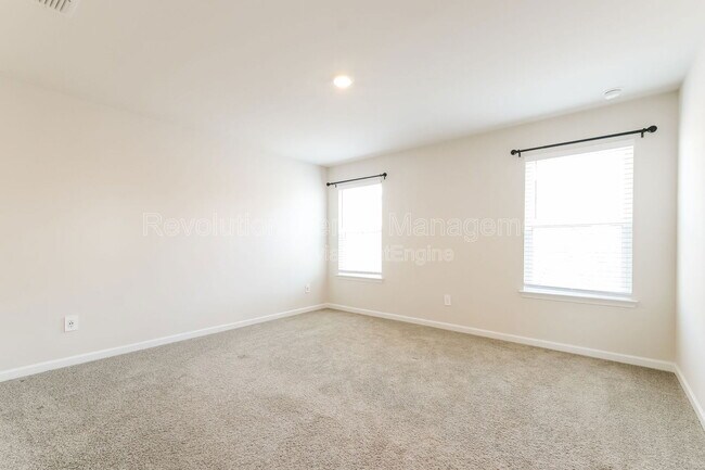 Building Photo - 3665 Shore Wood Ave