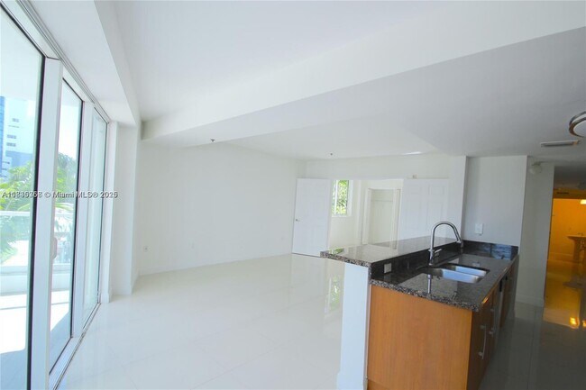 Building Photo - 6362 Collins Ave