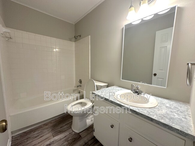 Building Photo - 11824 Larkridge Ct