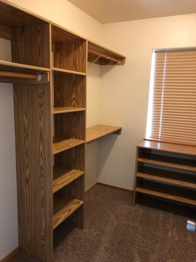 Building Photo - Amazing townhouse on Amazing Drive in Lolo...