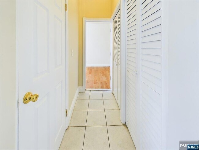 Building Photo - 413-15 Dodd St