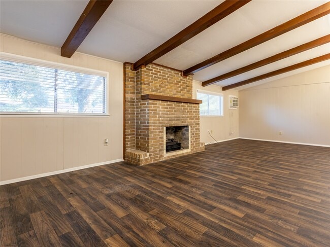 Building Photo - 2728 Encino Ave