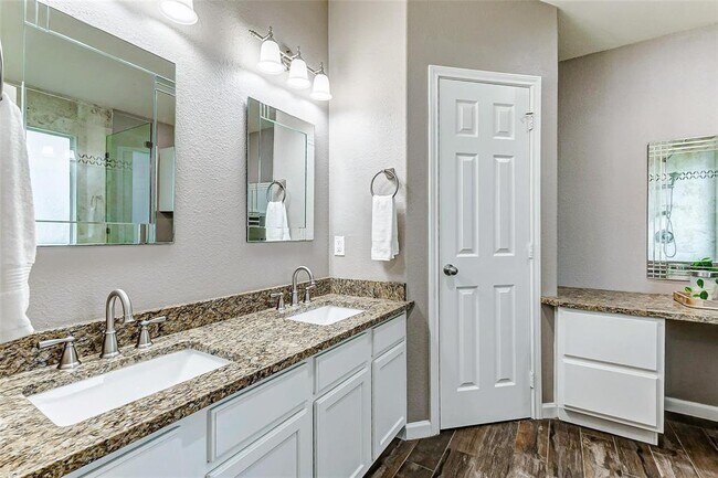 Building Photo - 6303 Applewood Forest Dr