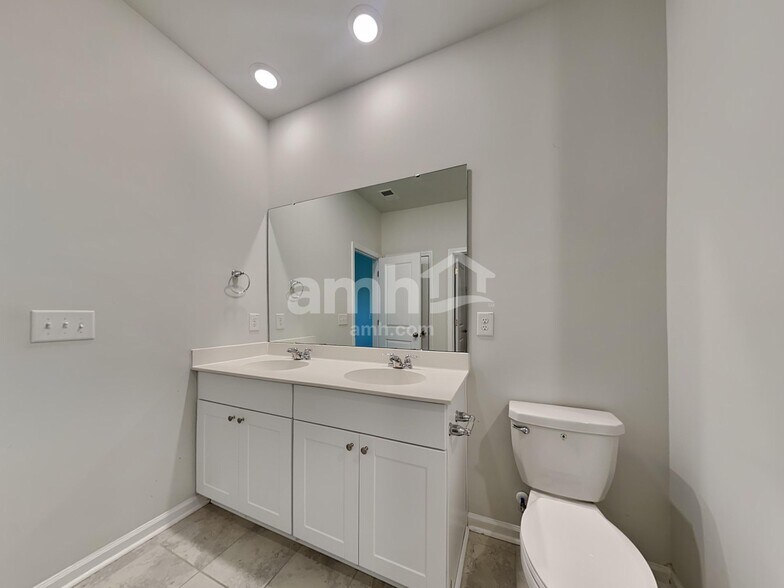 Building Photo - 306 Squire Pope Rd