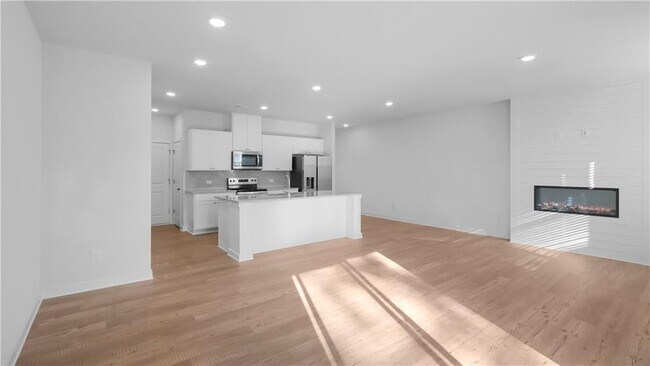 Building Photo - 2030 Underwood Dr