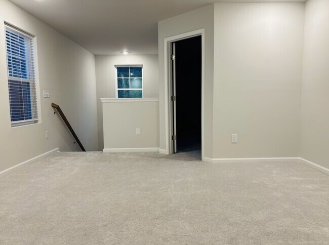 Building Photo - 303 Aster Bloom Ln