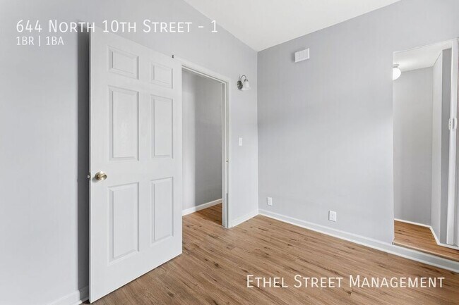 Building Photo - 644 N 10th St