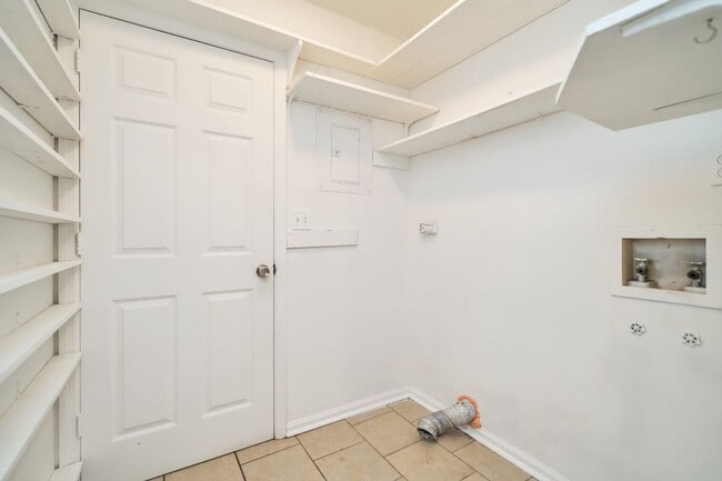 Building Photo - Spacious 4-Bedroom Home in Pleasant Grove ...