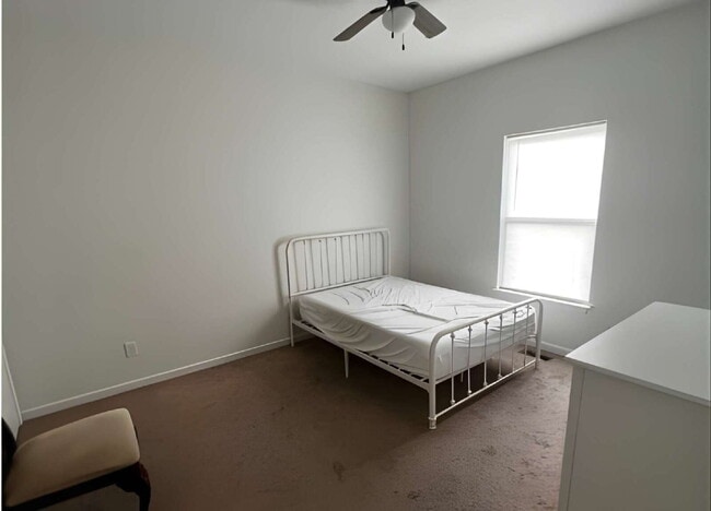 Building Photo - Westside central located comfortable & spa...