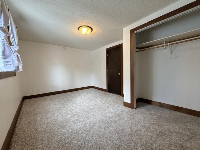 Building Photo - 1030 Reaney Ave E