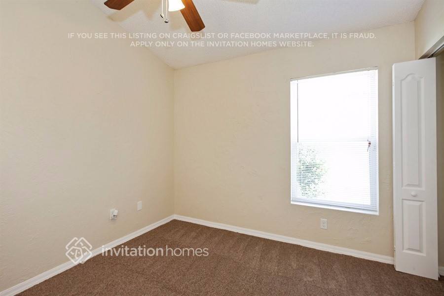 Building Photo - 1041 Park Hill Dr