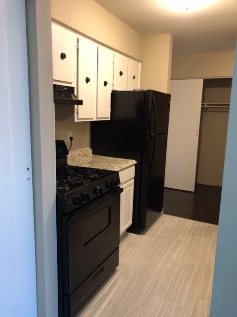 Building Photo - Sloane Realty