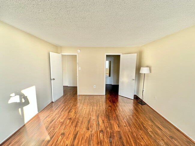 Building Photo - Dupont's Pulchritudinous Palladium 1 bedroom Condo w/ Balcony & Pool. All utilities included.