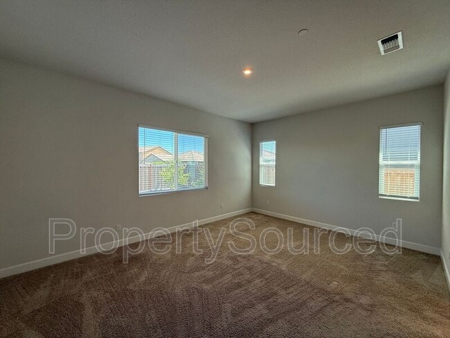 Building Photo - 614 Madrone St