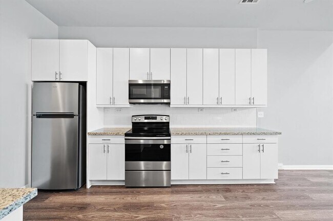 Building Photo - 18835 Elegance Ave