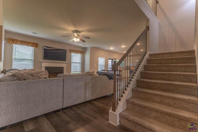 Building Photo - 202 Warhawk Dr