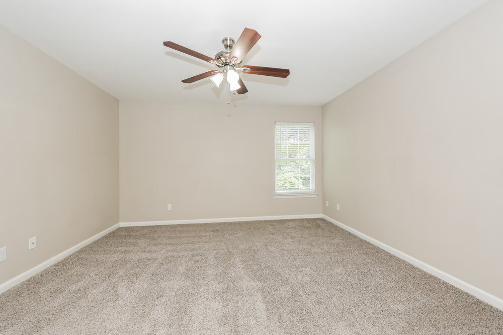 Building Photo - 702 Holland Ridge Dr