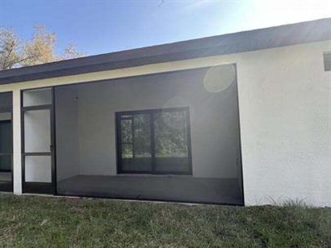 Building Photo - 1151 Oceanic Rd