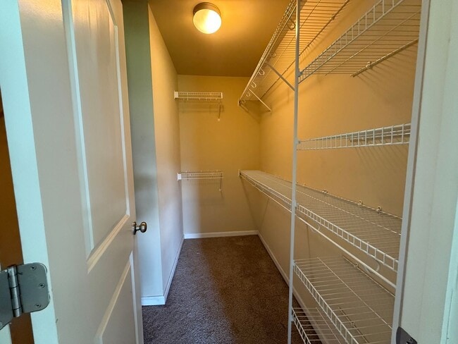 Building Photo - Absolutely Adorable!