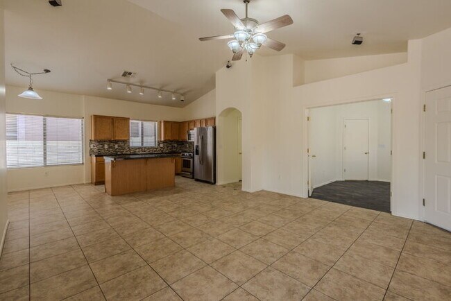 Building Photo - Rancho Sahuarita