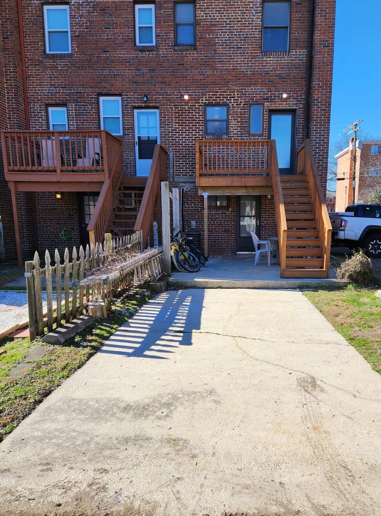 Building Photo - 803 S Ode St