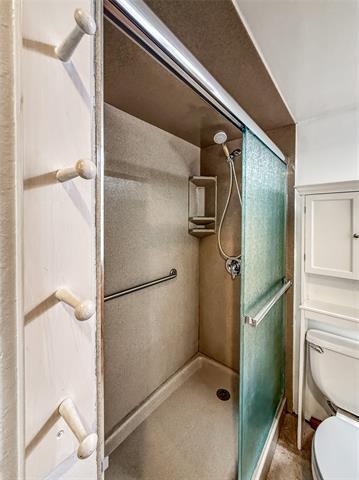 Building Photo - 16301 Ledgemont Ln