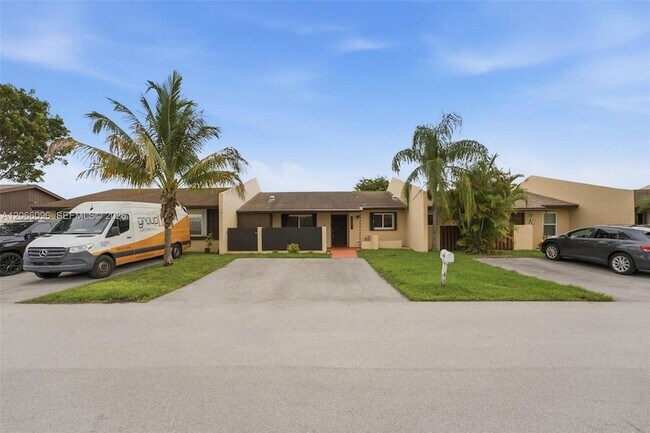Building Photo - 11601 SW 123rd Ave