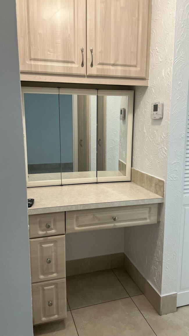 Building Photo - 2302 Sunrise Blvd