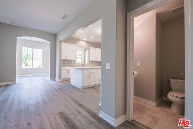 Building Photo - 22430 Leisure Dr