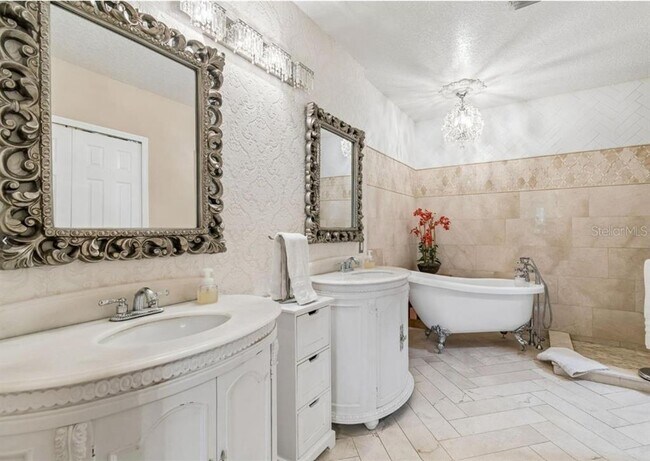 Building Photo - 9407 Chart House Ct