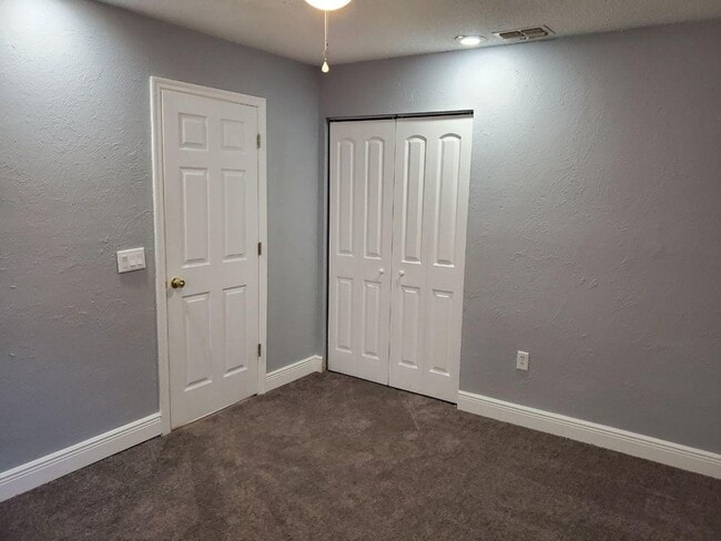 Building Photo - 3/2 Duplex in Bradenton