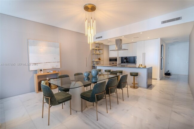 Building Photo - 700 NE 26th Terrace