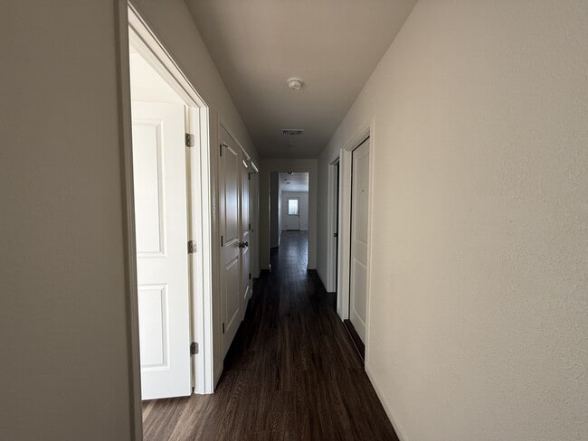 Building Photo - 5903 Betty Lou Dr