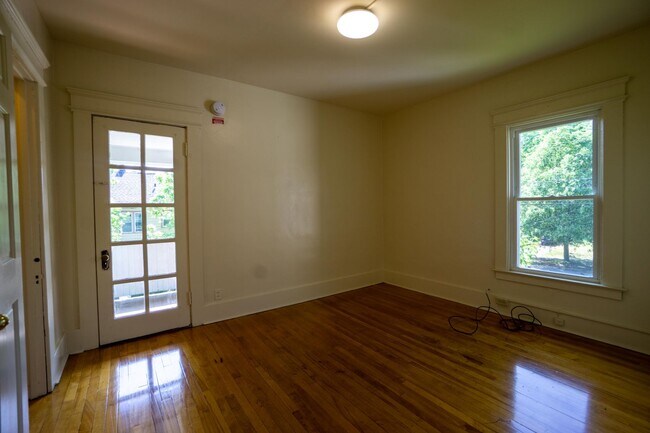 Building Photo - 971 Lancaster Ave