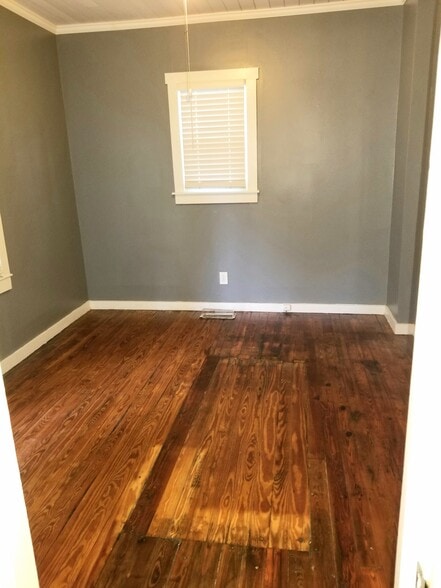 Spacious Bedroom - 1208 Frisco St