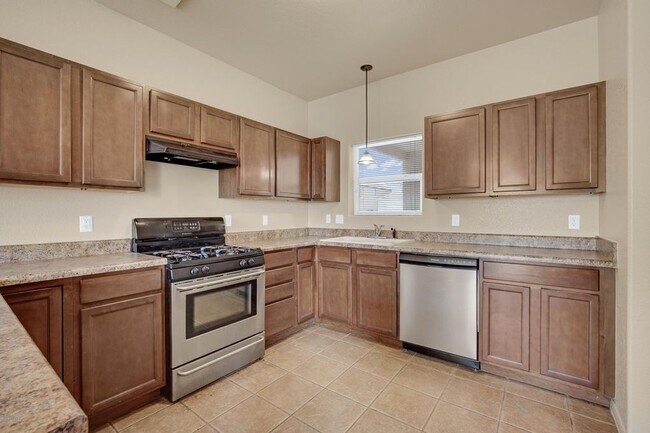 Building Photo - 4633 Rimrock Dr